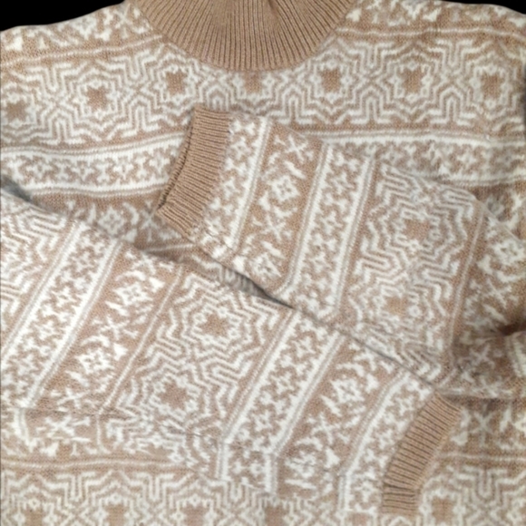 Cream and tan snowflake sweater with cashmere feel - Picture 4 of 4